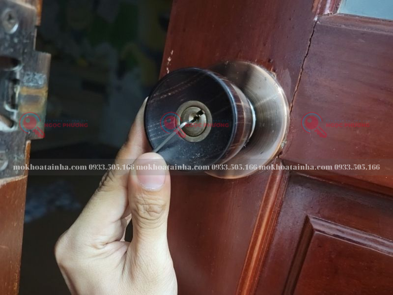 mokhoatainha.com 1 4