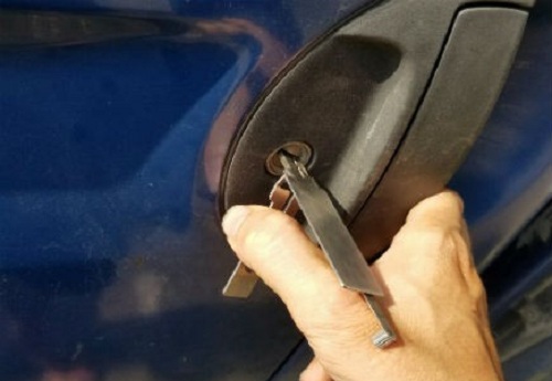 SỬA KHÓA Ô TÔ - LÀM CHÌA KHÓA Ô TÔ TẠI NHÀ TP.HCM 42 pha khoa cua o to