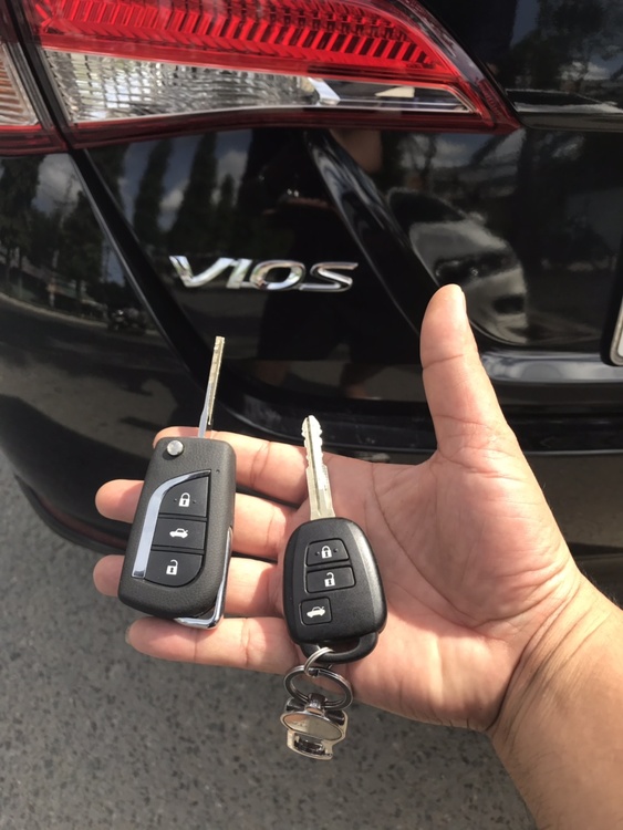 SỬA KHÓA Ô TÔ - LÀM CHÌA KHÓA Ô TÔ TẠI NHÀ TP.HCM 46 sua chia khoa oto 7